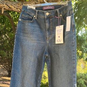 Gloria Vanderbilt flared jeans, New Size 6
